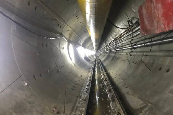 Hombre trabajando en ingenieria